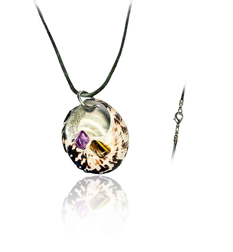 Halskette mit Muschel, Amethyst und Tigerauge